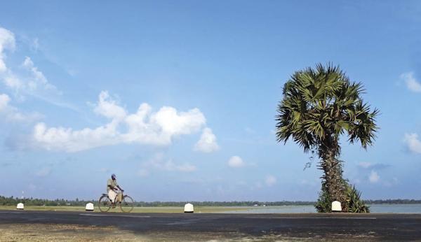 Sai Holiday Inn Jaffna Exterior photo